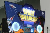 Macchina del gioco di attacco dello Space Invader del video gioco contro